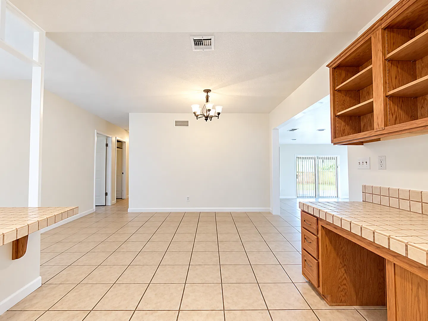 5 Bed 3 Bath Home Near Campus With A Private Pool! — Photo 3
