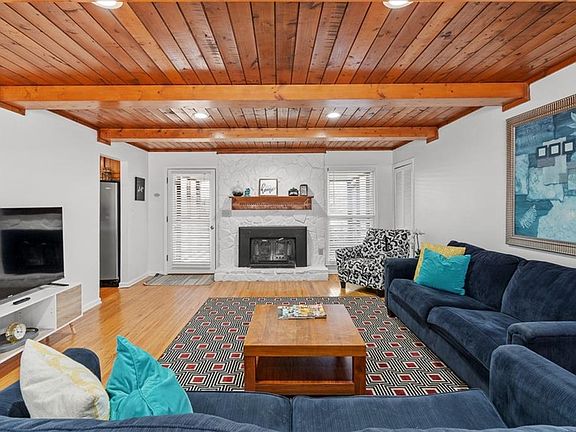 3rd image of 1581 Greers Chapel Rd NW