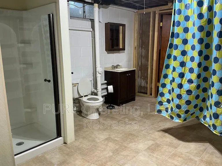7602 Parker St — Photo 21