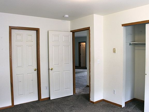 5th image of 364 Terri Dr #8