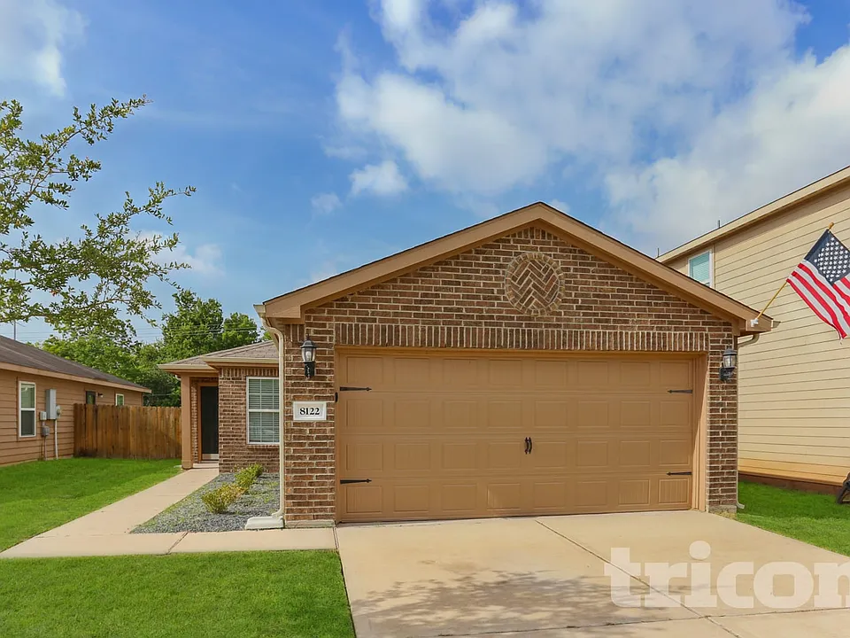 8122 Hall View Dr