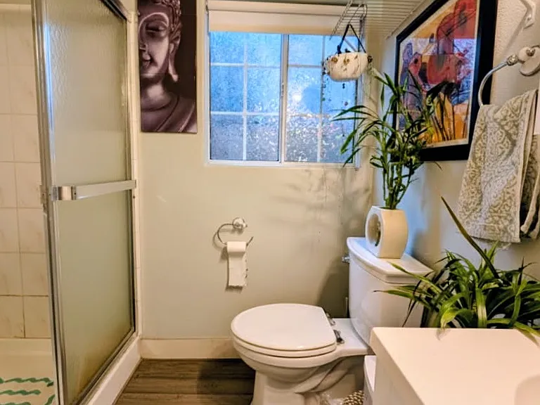 282 College Ave — Photo 3