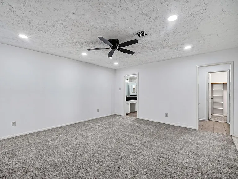 3910 Chile Dr — Photo 31