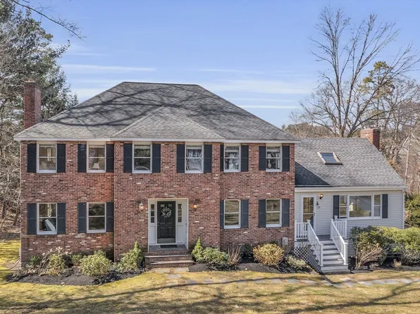 118 Chestnut St, Concord, MA 01742