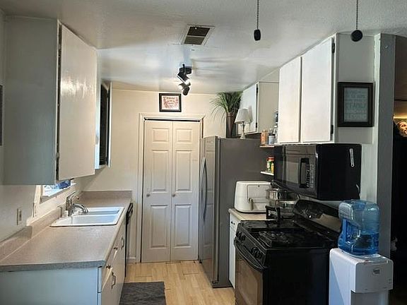 3rd image of 8147 Briar Way