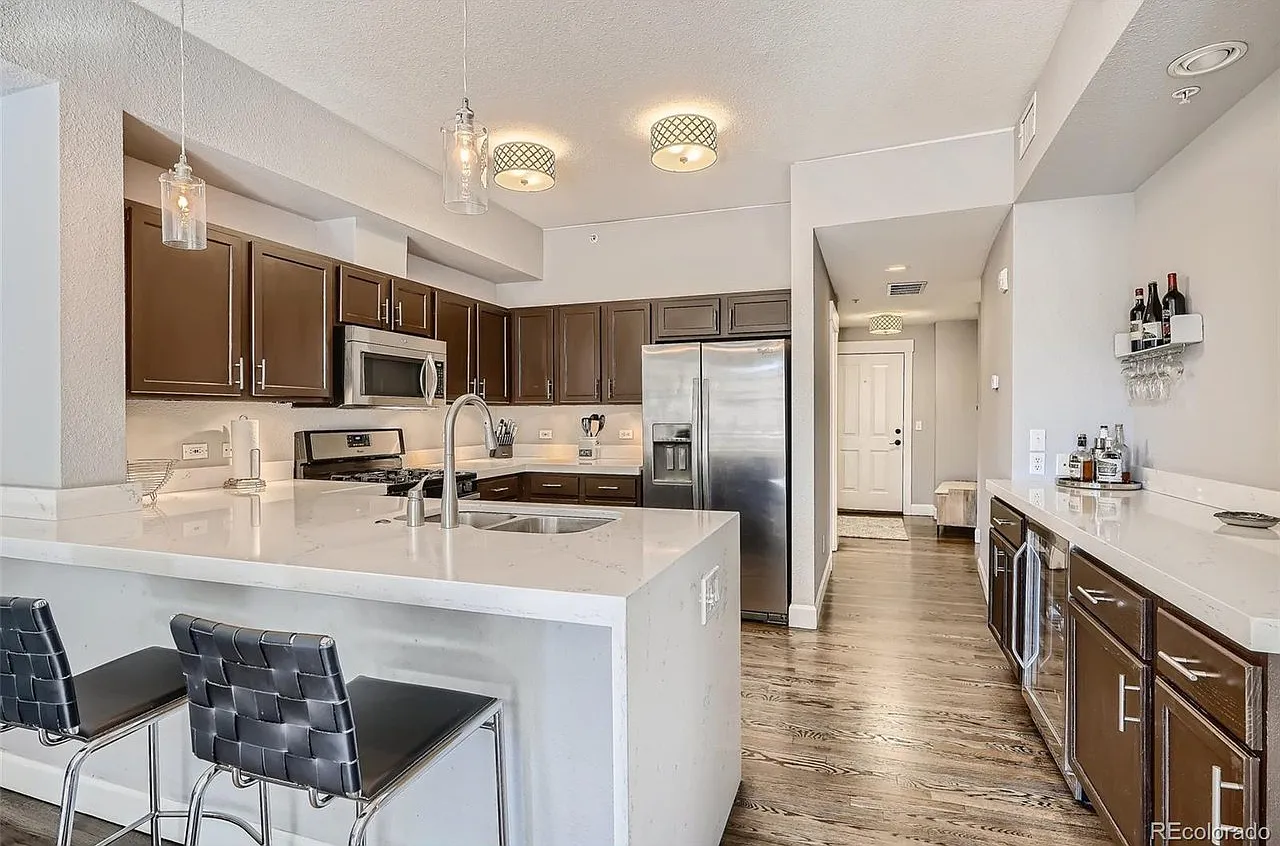 2 bed, 1140 sqft, $2,950 — Photo 3