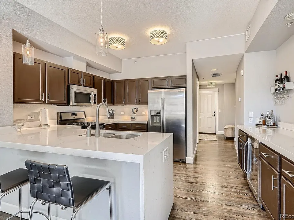 Hallway / Kitchen
