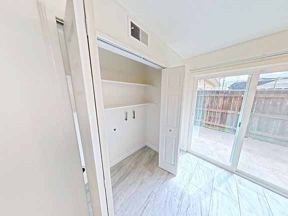 4th image of 645 W Clinton Ave APT B