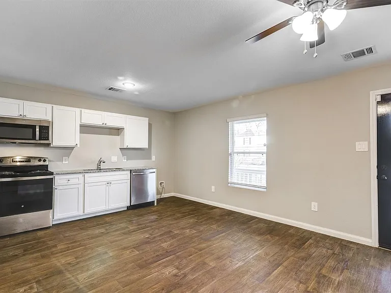 16428 Jasmine Marie Pl — Photo 6