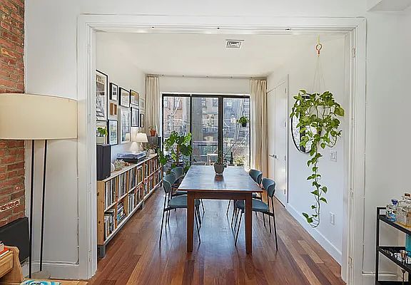 4th image of 830 Halsey St APT 1L