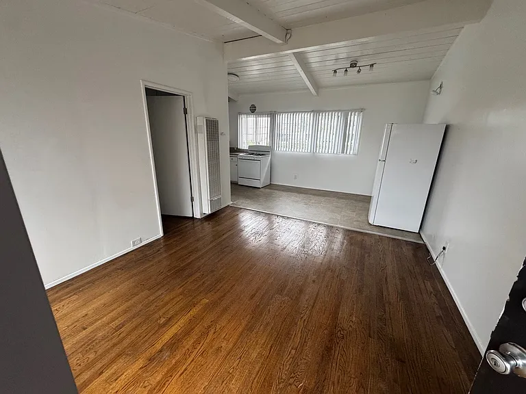 5415 West San Vicente — Photo 11