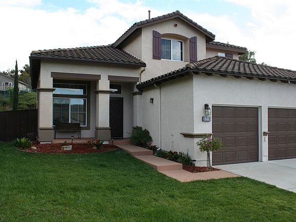 2nd image of 3219 Meadow Grass Ln