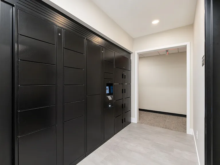 The Uptown Apartments — Photo 16
