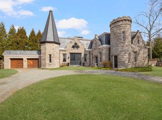 60 Old Beach Rd, Newport, RI 02840