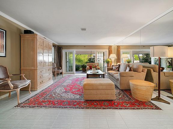 4th image of 1037 Del Harbour Dr #8