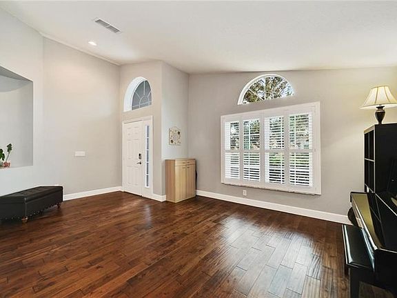 3rd image of 1318 Willow Branch Dr