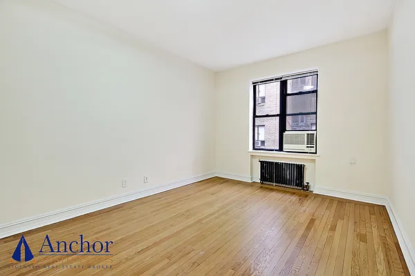 Rented by Anchor Associates | media 26