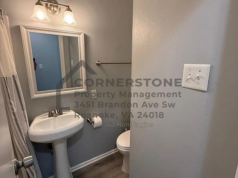 1446 Antrim St — Photo 8