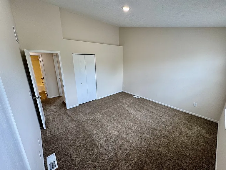 389-395 Abbeyville Rd #389 — Photo 9