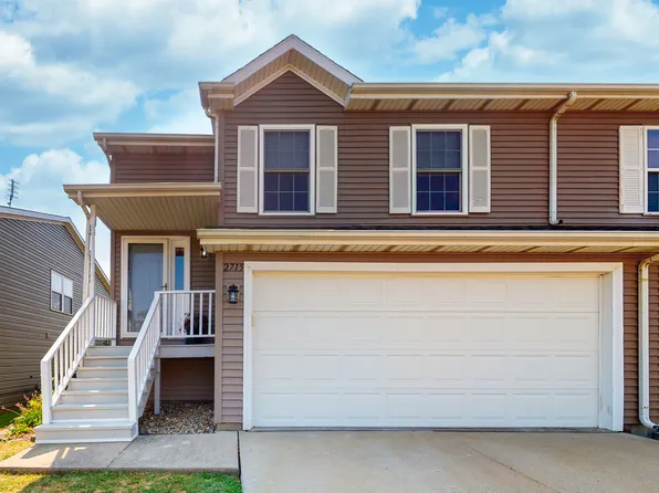 2715 Arrowhead Dr, Bloomington, IL 61704