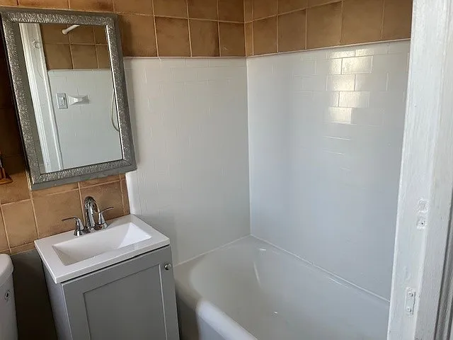 4115 N Wolcott Ave — Photo 7