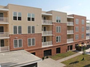 978 Worcester St UNIT 408, Wellesley, MA 02482