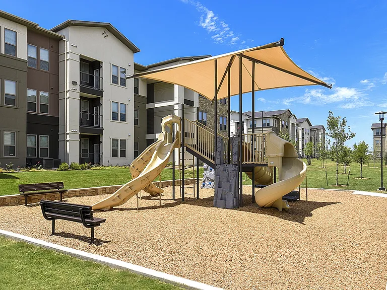 The Scott at Medio Creek — Photo 11