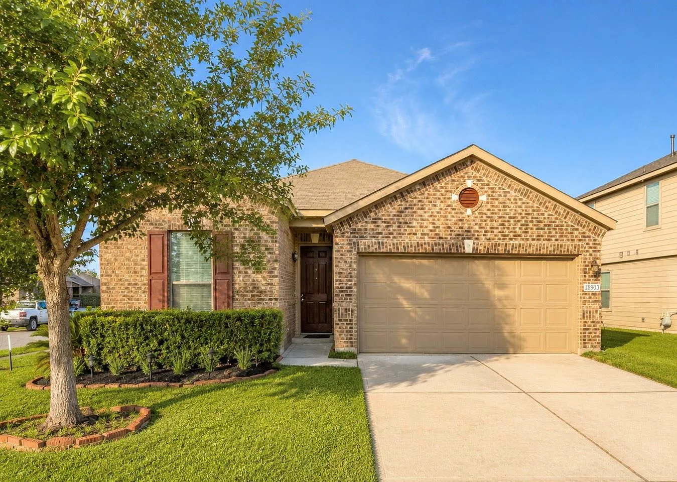 3 bed, 2.0 bath, 1963 sqft, $1,900 — Photo 1