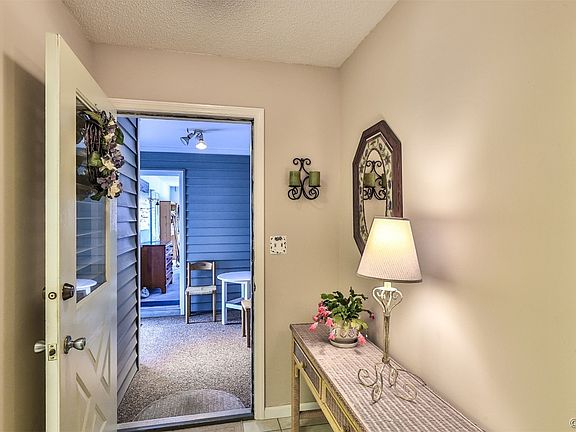 5th image of 41 Andrea Dr