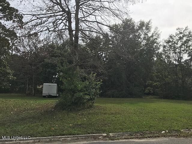 2nd image of Charlotte Ct Lot 6