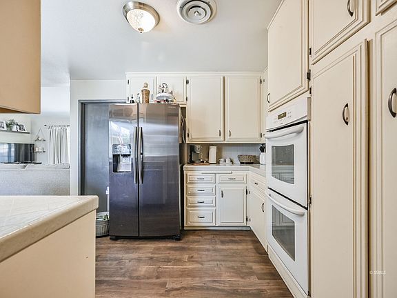 4th image of 719 Sherri St