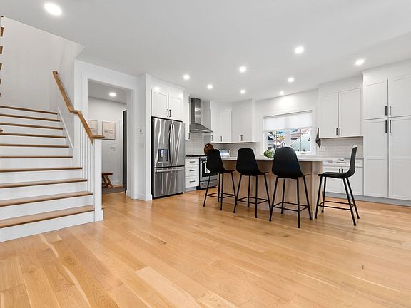 5th image of 41 Taylor Ln