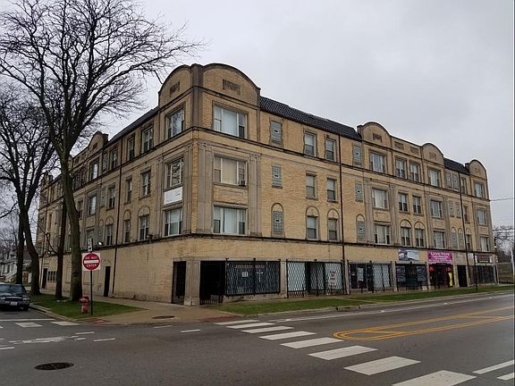 5th image of 6702 S Claremont Ave