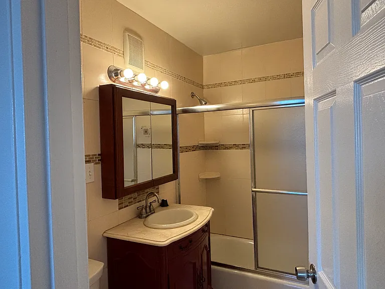2000 Linwood Ave #14Y — Photo 15