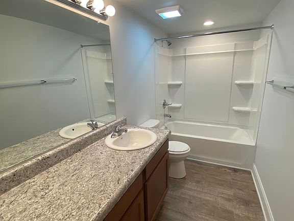 5th image of 504 Saint Johns St #205