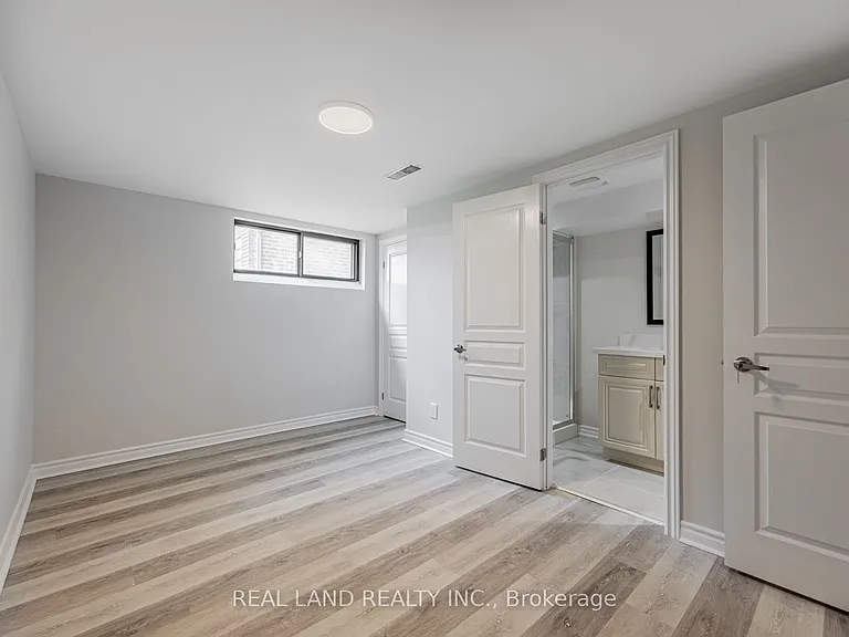 274 Timothy Ct #LOWER — Photo 15