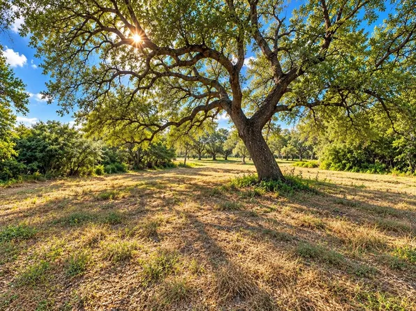 6122 Sand Rock Rd, La Grange, TX 78945