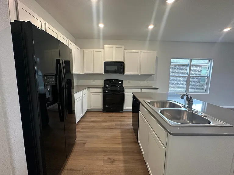 312 Sonterra Dr — Photo 11