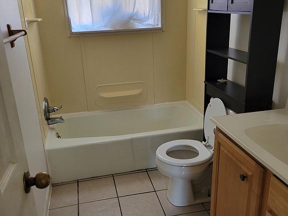 3rd image of 12855 Renwood Dr