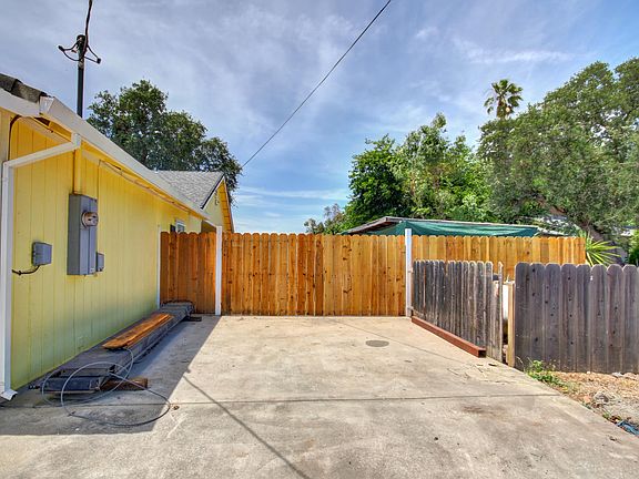 3rd image of 3080 Village Dr