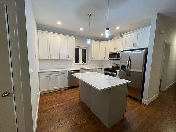 2nd image of 104 Quinlan Ave #12