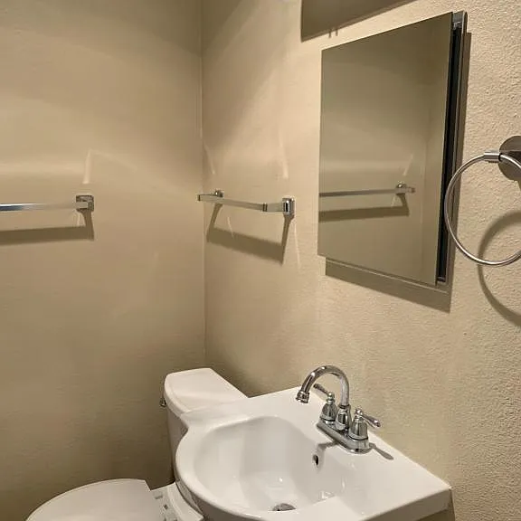 7043 Pickering Ave #6 — Photo 9