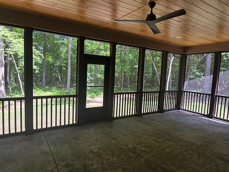701 Westchester Dr — Photo 13