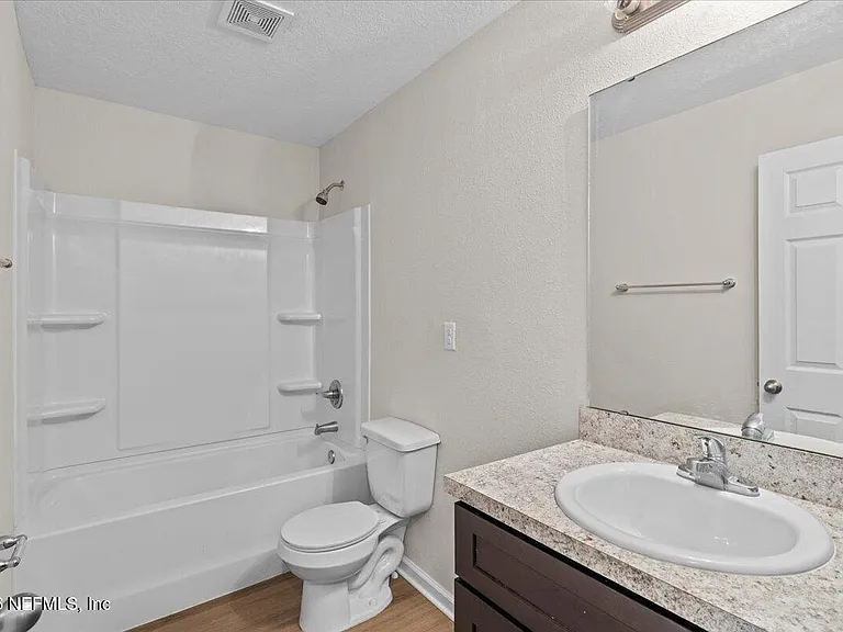 8206 Halls Hammock Ct — Photo 16