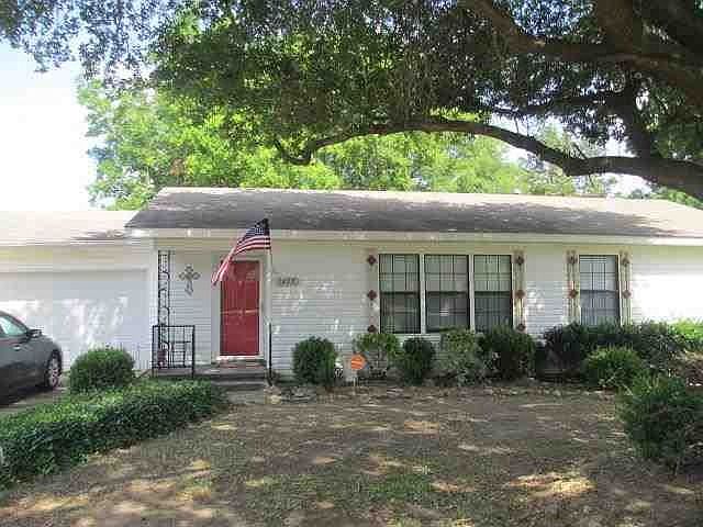 1st image of 1403 Jacksonville Dr