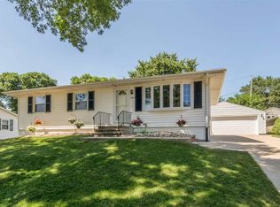 2616 Willow St SW, Cedar Rapids, IA 52404