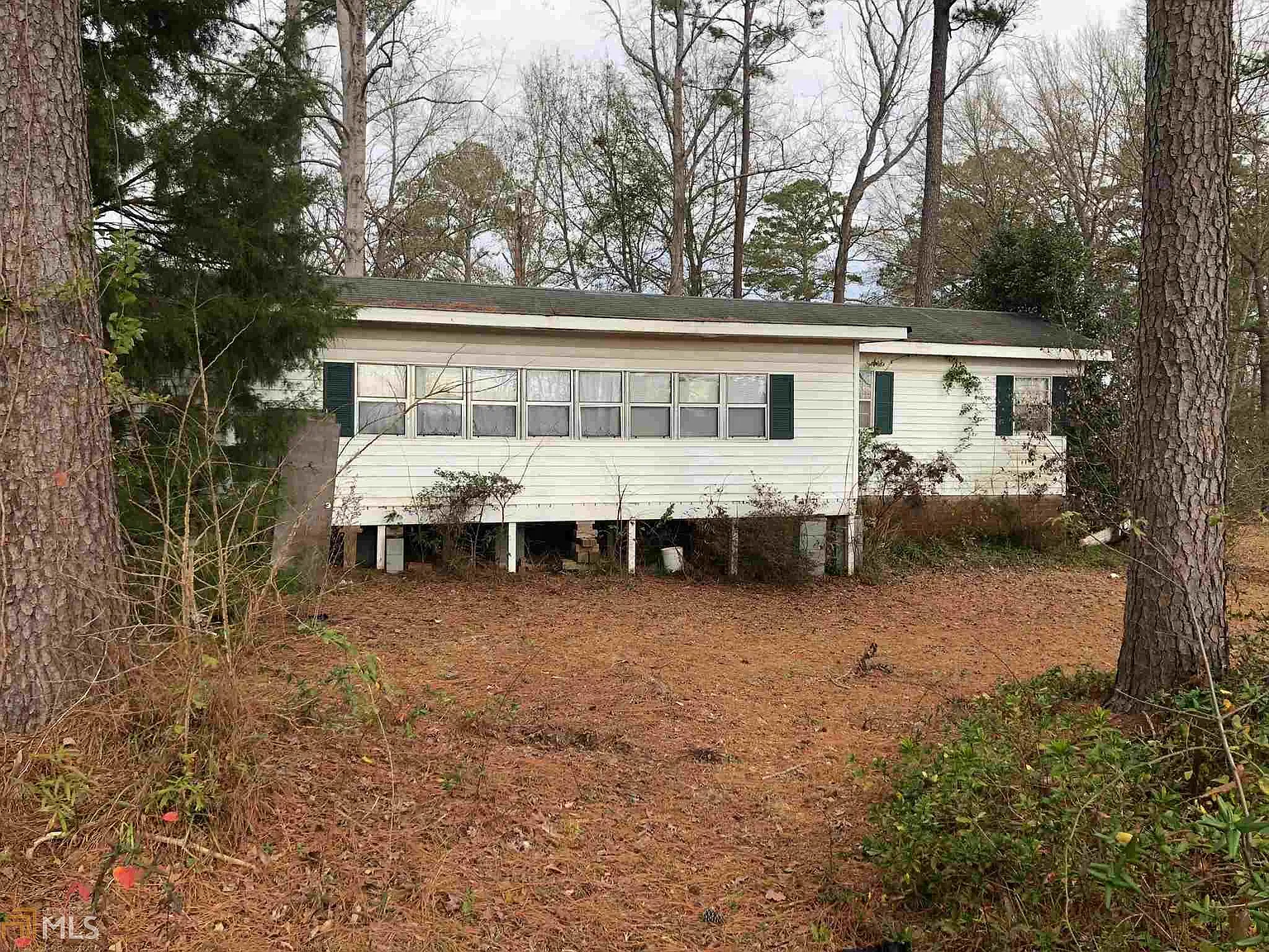 112 Sportsmans Ln photo 1