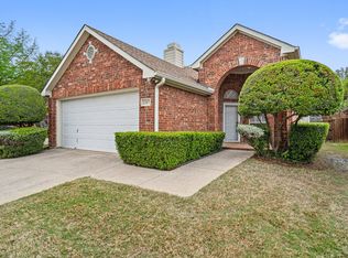 2317 Leafy Glen Ct, Bedford, TX 76022