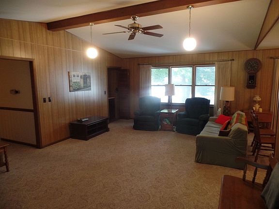 2nd image of 695 N Kennedy Dr