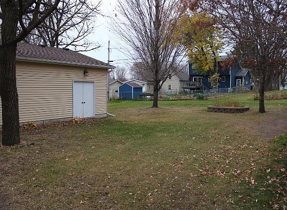 2nd image of 409 8th Ave N